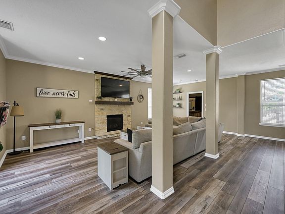 5th image of 614 Spring Forest Dr