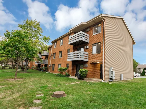 1233 N Winslowe Dr Unit 204, Palatine, IL 60074