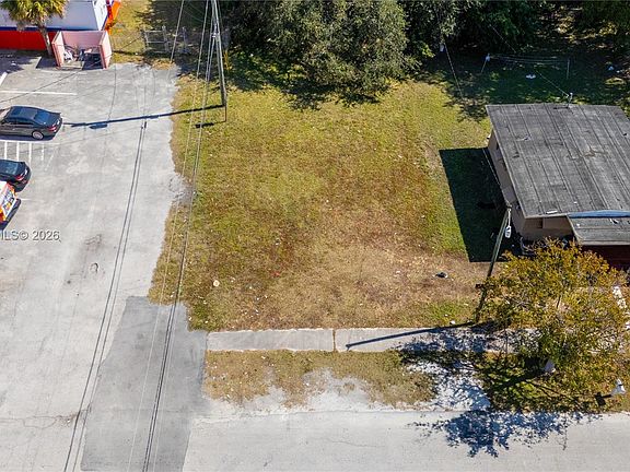4th image of 536 NW 16th Ave
