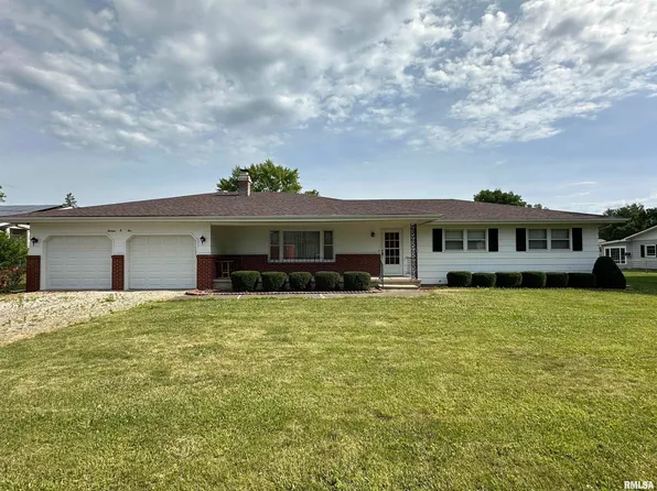 1305 E Locust St, Canton, IL 61520