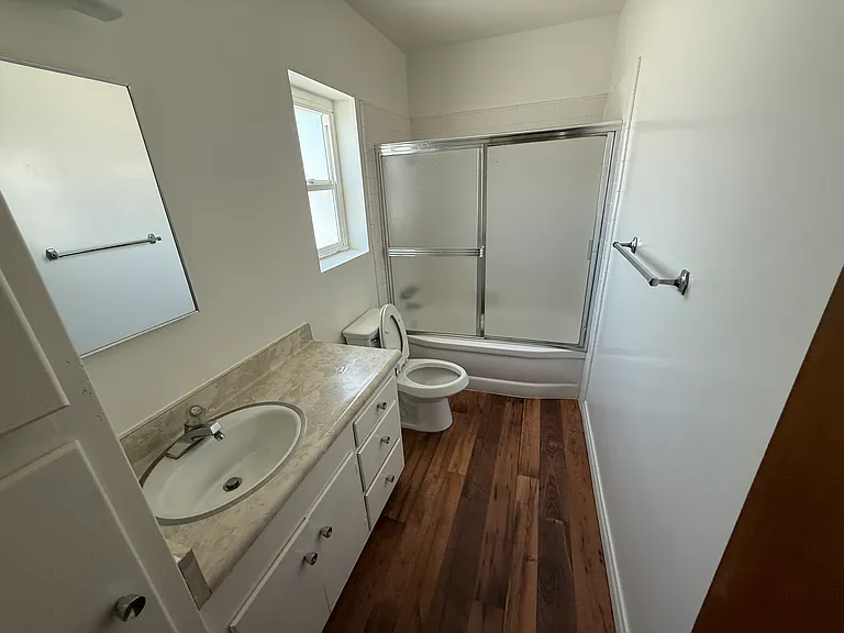Bostonian Apartments — Photo 7