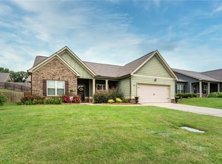 402 Meghan Ct, Opelika, AL 36801