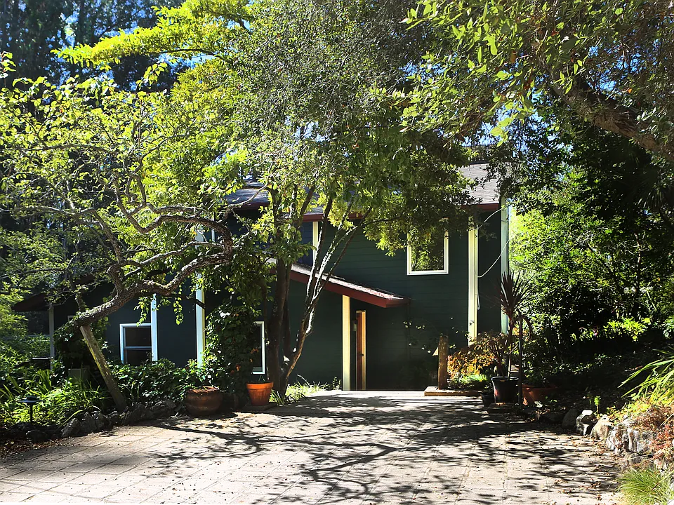 3085 Mar Vista Dr