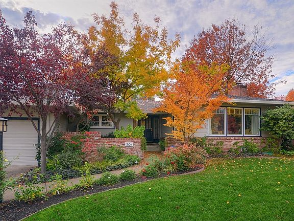 2nd image of 1304 Normandy Ln