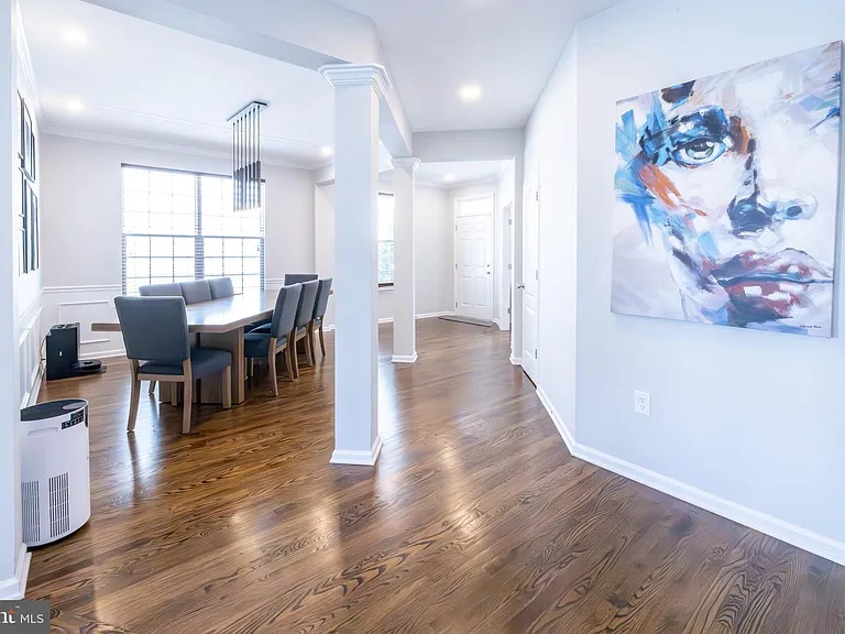 8727 Raleigh Mews — Photo 10