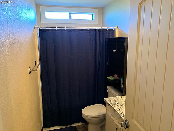 4th image of 10310 NE 41st Ct
