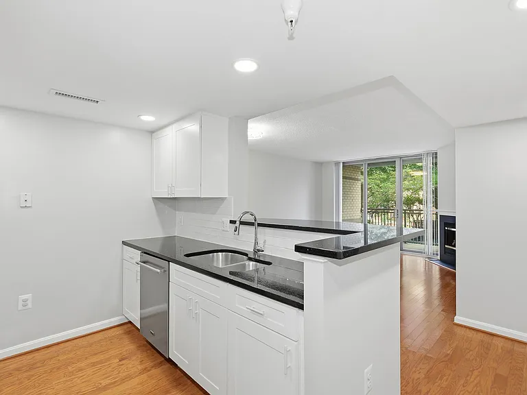 11710 Old Georgetown Rd #227 — Photo 12
