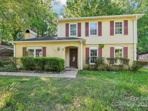 6807 Woodfield Dr, Charlotte, NC 28215