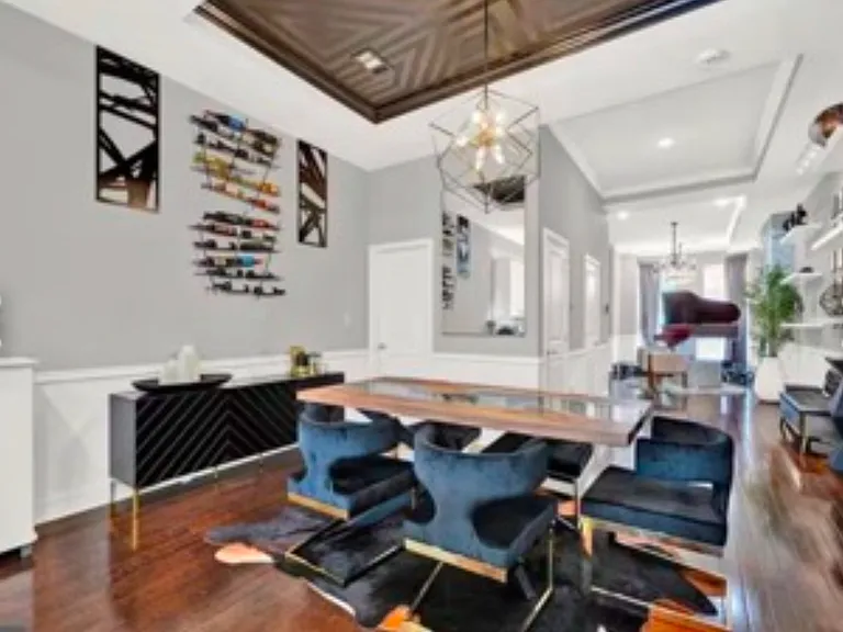2323 Callow Ave — Photo 8