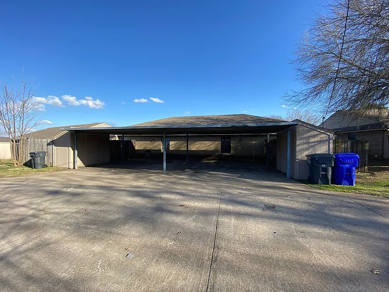 9221 Regal Dr — Photo 7