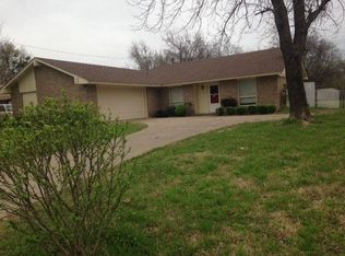 104 Lexington Dr, Terrell, TX 75160