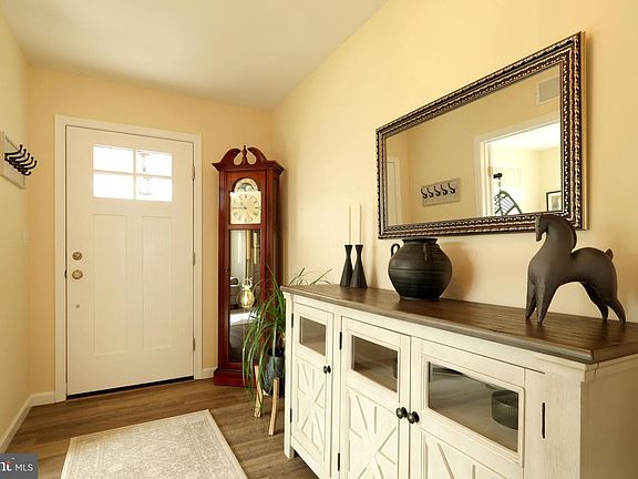 5th image of 155 Isabella Cir