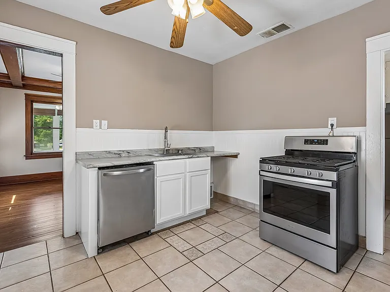 2524 Vane St — Photo 8
