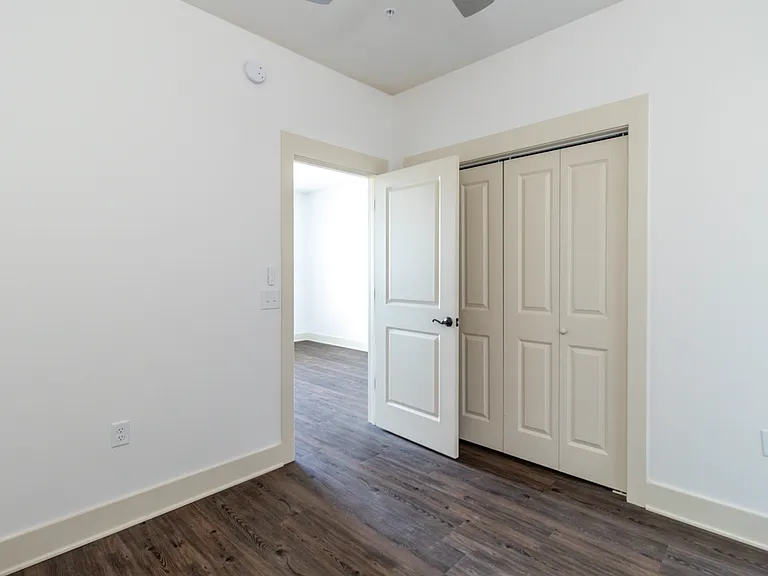 1120 Franck St — Photo 16