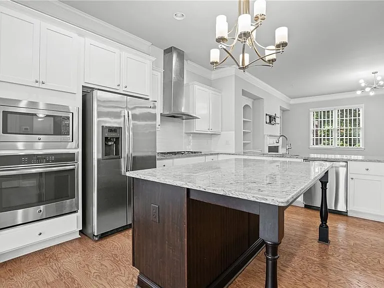 335 Rose Garden Ln — Photo 8