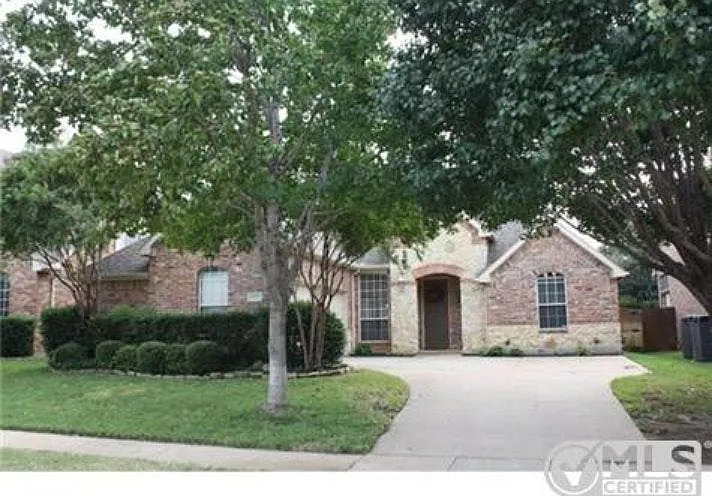 4225 Bonita Dr — Photo 1