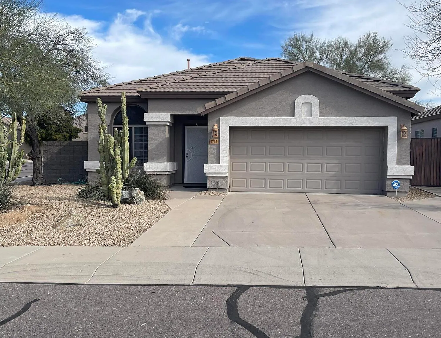 3 bed, 2.0 bath, 1705 sqft, $2,700 — Photo 1