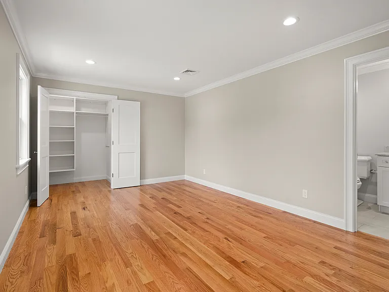585 Lowell St — Photo 31
