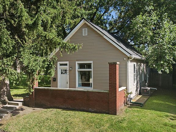 2nd image of 421 Poplar St