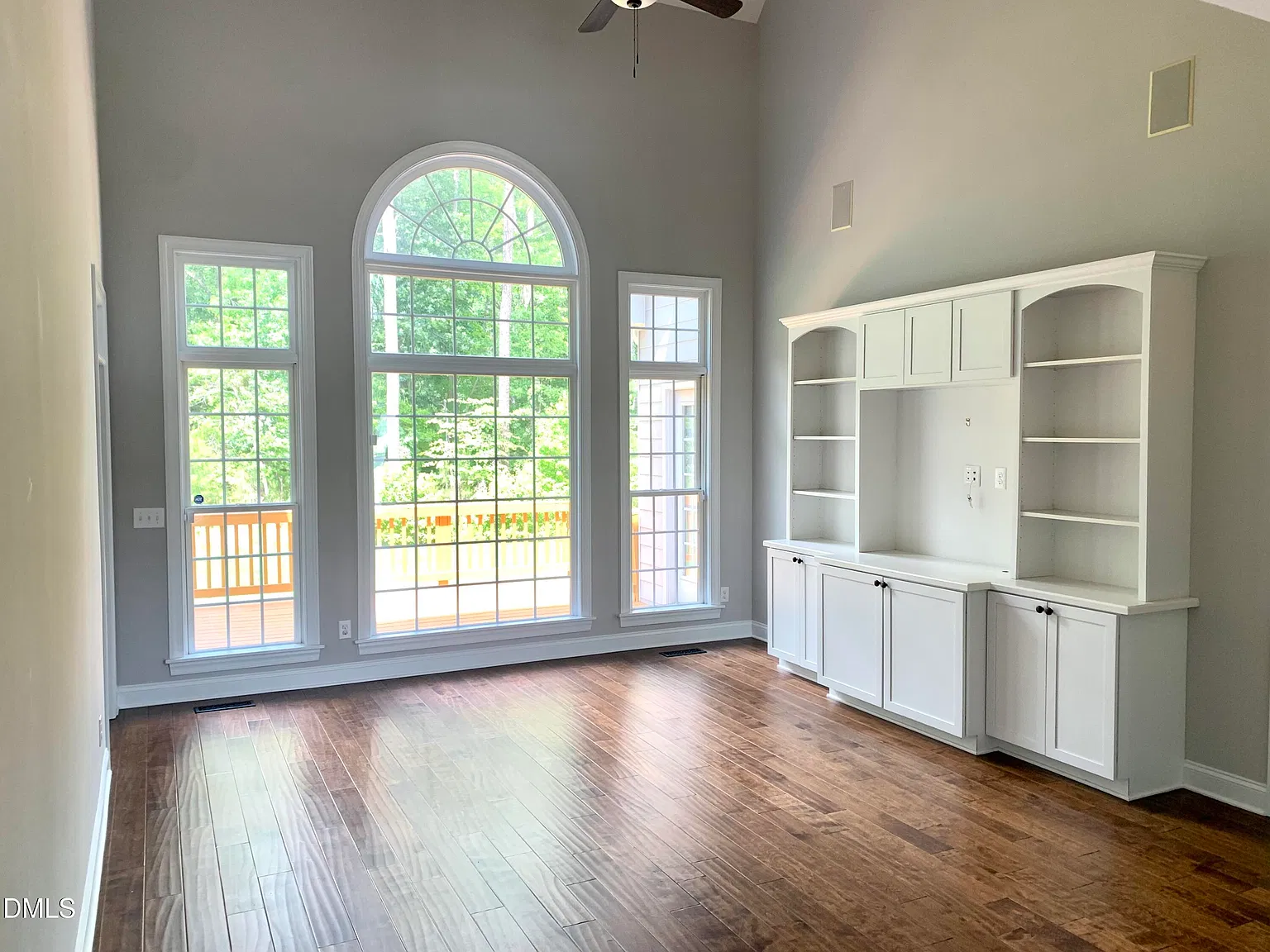 5 bed, 3.5 bath, 3276 sqft, $2,995 — Photo 3
