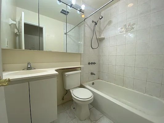 Rented by Compass | media 9