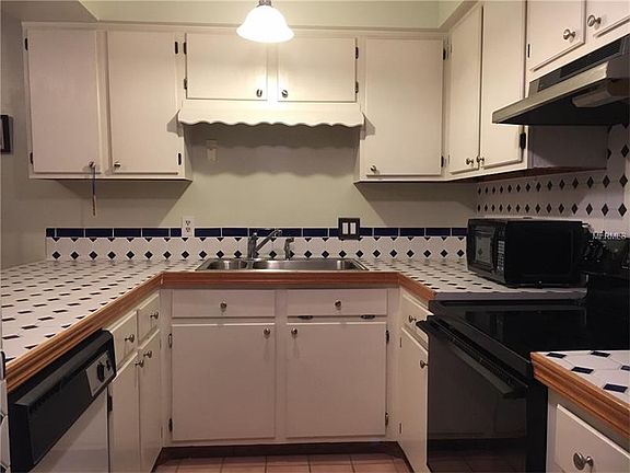 2nd image of 605 Casa Park Court A