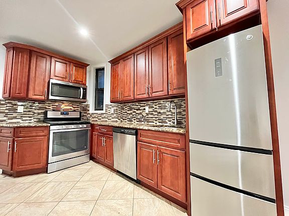 5th image of 51 Quincy St APT 1B