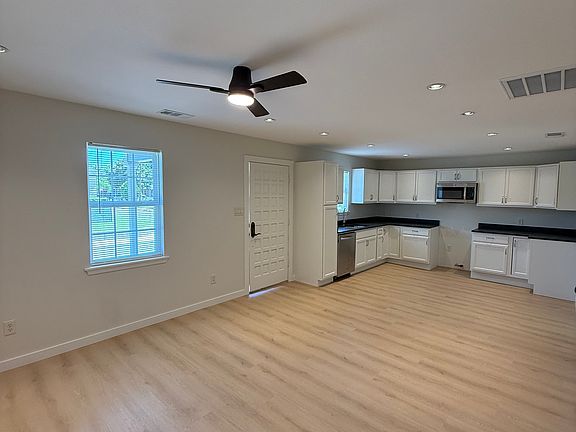 3rd image of 3113 Navaro St
