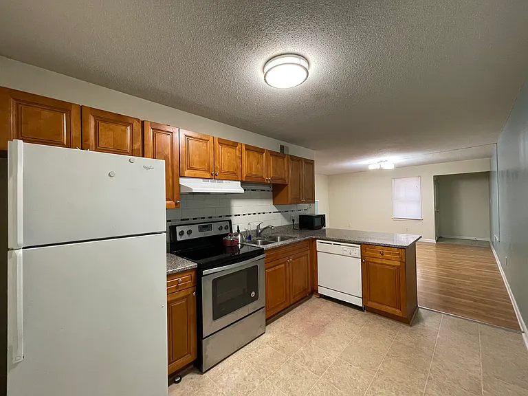 1005 Carlton Ave #C — Photo 5