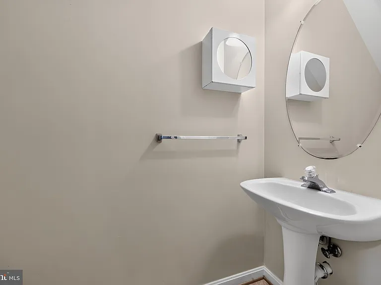 11715 Gunners Dr — Photo 38