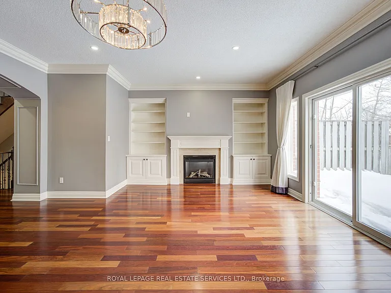 115 Saint Lawrence Dr — Photo 14