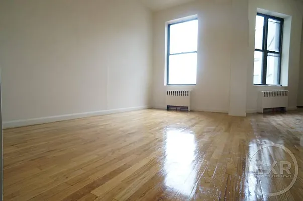 Rented by EXR | media 75