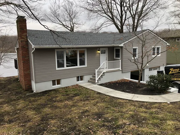 42 Algonquian Way, West Milford, NJ 07480