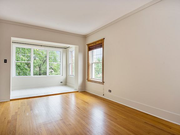4th image of 4916 N Hermitage Ave #3S
