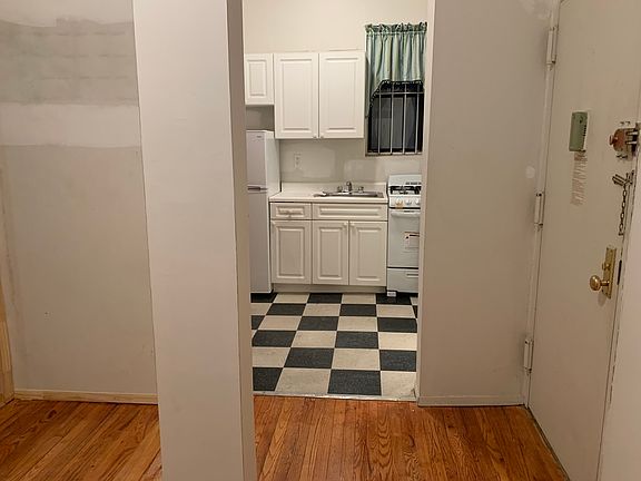 2nd image of 162 E 85th St #1