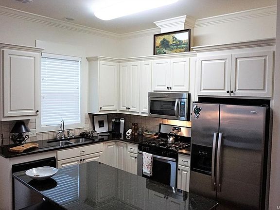 5th image of 64 Carriage House Ln