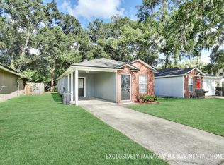 1327 Pangola Dr, Jacksonville, FL 32205