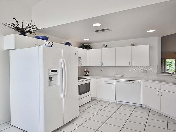 3rd image of 7830 Cameron Cir