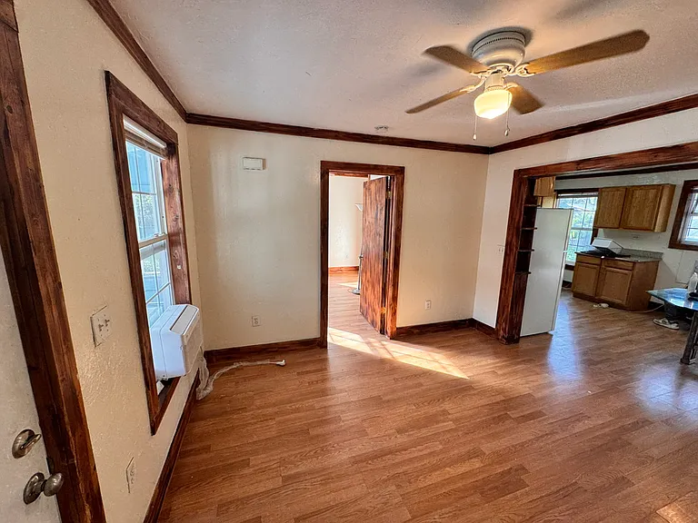 2637 2nd St #B4 — Photo 9