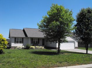 1260 Stewart St, Sevierville, TN 37876