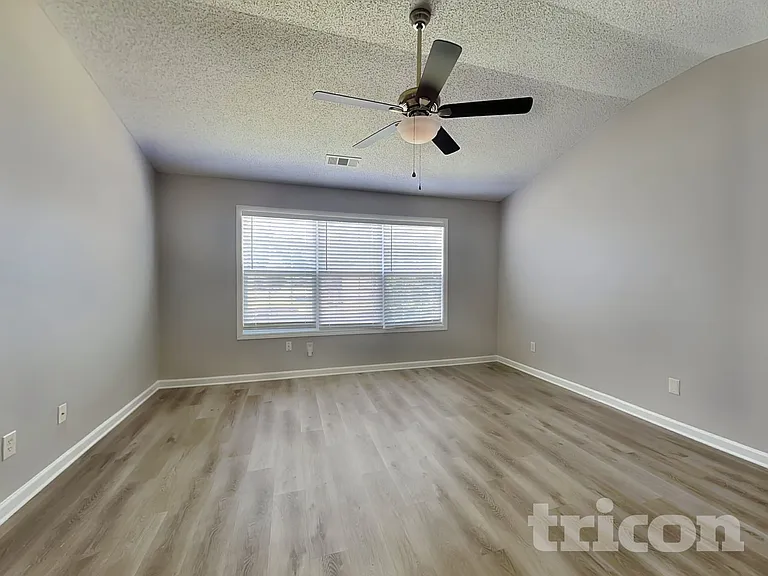 740 Parkway Rd — Photo 9