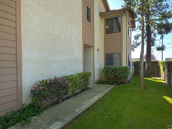 3rd image of 939 W 19th St