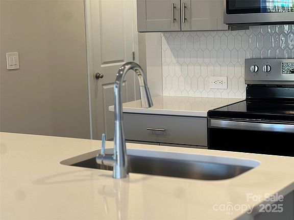 3rd image of 4019 Bufflehead Dr