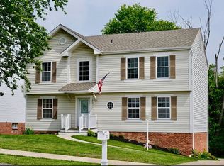 312 Skylark Dr, Coraopolis, PA 15108