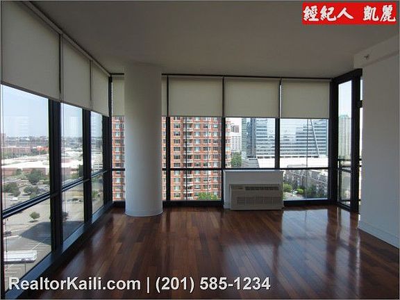 3rd image of 389 Washington St #1605