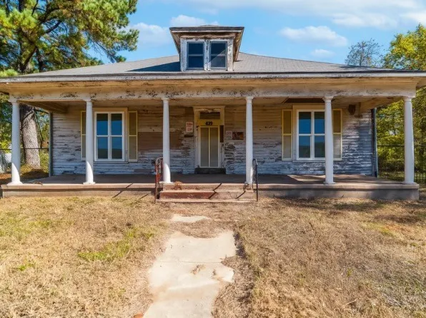 579 17th St SE, Paris, TX 75460