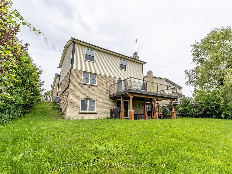 326 Prince Of Wales Dr — Photo 34