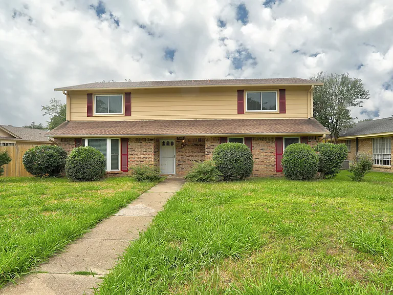 2102 Apollo Rd — Photo 1