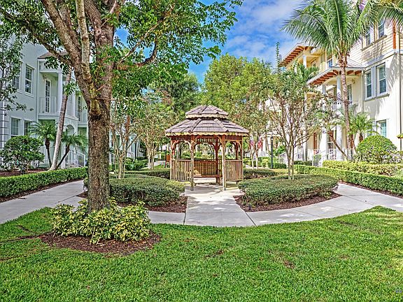 3rd image of 4345 Savannah Bay Pl