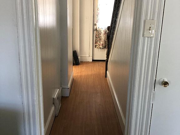 Hall going into the kitchen